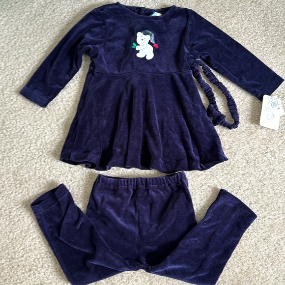 The Mayfair Co girls 2 piece velour outfit 24 months NWT - Picture 1 of 9